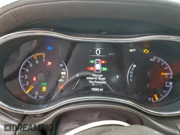 ✅ 2014 Jeep Grand Cherokee Overland • VIN: 1C4RJFCTXEC125705 • Lot: 94040625. Wystawiony na Copart z przebiegiem 79 563 mil. Bezpłatny archiwum sprzedaży aukcyjnych z USA i szczegółowy raport historii pojazdu na DreamBid. Zdjęcie 9.