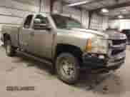 2007 Chevrolet Silverado 2500HD LTZ z VIN 1GCHK29617E595261, wystawiony jako IAAI lot #42846735 z przebiegiem 257 925 mil mil oraz . Historia ofert i sprzedaży dostępna na DreamBid. Obrazek 1.