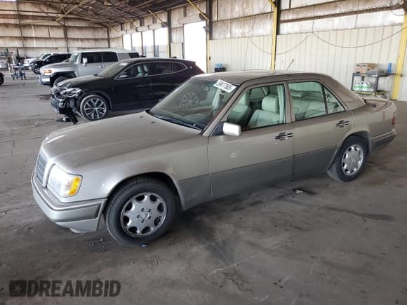 ✅ 1994 Mercedes-Benz E 320 • VIN: WDBEA32E1RC060568 • Lot: 59877505. Listed on Copart with 98,445 mi. Free auction sales archive from the USA and detailed vehicle history report at DreamBid. Image 1.