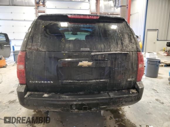 ✅ 2011 Chevrolet Suburban • VIN: MI0206A381N062111 • Lot: 43635065. Listed on Copart with 164,599 mi. Free auction sales archive from the USA and detailed vehicle history report at DreamBid. Image 6.