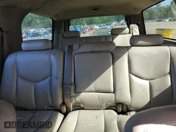 ✅ 2003 Chevrolet Suburban LT • VIN: 1GNEC16Z63J237235 • Lot: 52782285. Wystawiony na Copart z przebiegiem 241 272 mil. Bezpłatny archiwum sprzedaży aukcyjnych z USA i szczegółowy raport historii pojazdu na DreamBid. Zdjęcie 10.