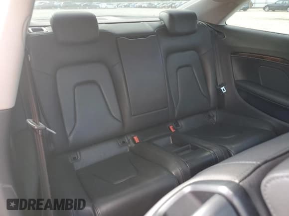 ✅ 2014 Audi A5 Premium • VIN: WAUCFAFR3EA045634 • Лот: 69449535. Опубликован ранее на Copart с пробегом 111 385 миль. Бесплатный доступ к архиву аукционных продаж из США и подробный отчёт об истории автомобиля на DreamBid. Изображение 10.