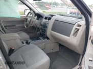 ✅ 2011 Ford Escape Hybrid • VIN: 1FMCU4K3XBKC60103 • Lot: 42048614. Wystawiony na IAAI z przebiegiem 125 354 mil. Bezpłatny archiwum sprzedaży aukcyjnych z USA i szczegółowy raport historii pojazdu na DreamBid. Zdjęcie 5.