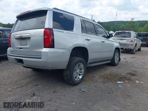 ✅ 2018 Chevrolet Tahoe LT • VIN: 1GNSCBKC3JR112590 • Lot: 42156796. Listed on IAAI with 124,120 mi. Free auction sales archive from the USA and detailed vehicle history report at DreamBid. Image 4.