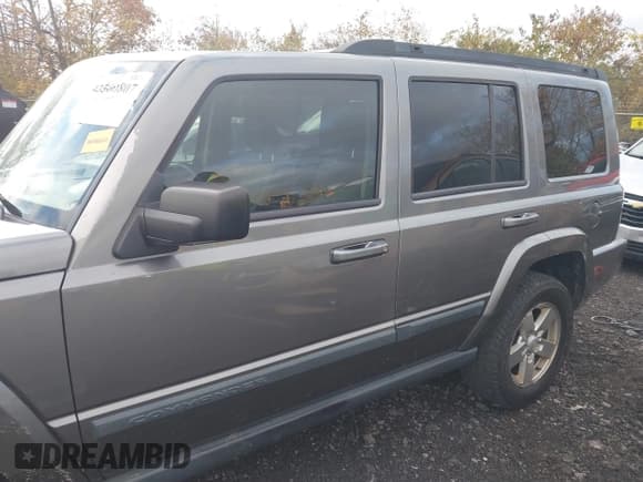 ✅ 2007 Jeep Commander Sport • VIN: 1J8HG48K07C697649 • Лот: 43500807. Опубликован ранее на IAAI с пробегом 152 394 миль. Бесплатный доступ к архиву аукционных продаж из США и подробный отчёт об истории автомобиля на DreamBid. Изображение 14.