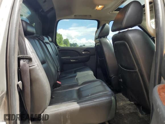 ✅ 2007 Chevrolet Avalanche 1LT • VIN: 3GNFK12357G187654 • Lot: 69783025. Listed on Copart with 253,040 mi. Free auction sales archive from the USA and detailed vehicle history report at DreamBid. Image 10.