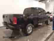 2005 Dodge 3500 SLT z VIN 3D7LS38C85G810265, wystawiony jako IAAI lot #41856058 z przebiegiem 164 027 mil mil oraz . Historia ofert i sprzedaży dostępna na DreamBid. Obrazek 4.