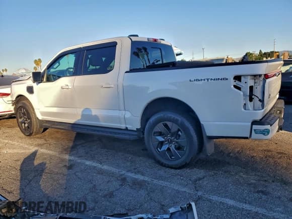 ✅ 2024 Ford F-150 Lightning Lariat • VIN: 1FT6W5L78RWG03027 • Lot: 95104885. Wystawiony na Copart z przebiegiem 11 942 mil. Bezpłatny archiwum sprzedaży aukcyjnych z USA i szczegółowy raport historii pojazdu na DreamBid. Zdjęcie 2.