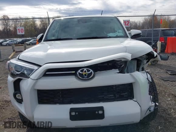 ✅ 2024 Toyota 4Runner SR5 Premium • VIN: JTENU5JR0R6219132 • Lot: 43573843. Listed on IAAI with 25,132 mi. Free auction sales archive from the USA and detailed vehicle history report at DreamBid. Image 12.