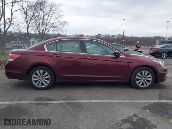 ✅ 2011 Honda Accord EX • VIN: 1HGCP2F73BA054299 • Лот: 43782256. Опубликован ранее на IAAI с пробегом 24 143 миль. Бесплатный доступ к архиву аукционных продаж из США и подробный отчёт об истории автомобиля на DreamBid. Изображение 13.