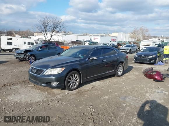 ✅ 2011 Lexus LS 460 • VIN: JTHCL5EF8B5012027 • Lot: 43864785. Wystawiony na IAAI z przebiegiem 175 799 mil. Bezpłatny archiwum sprzedaży aukcyjnych z USA i szczegółowy raport historii pojazdu na DreamBid. Zdjęcie 19.