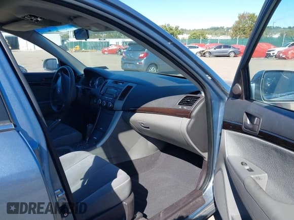 ✅ 2010 Hyundai Sonata GLS • VIN: 5NPET4AC6AH604850 • Lot: 43419907. Listed on IAAI with 213,464 mi. Free auction sales archive from the USA and detailed vehicle history report at DreamBid. Image 5.