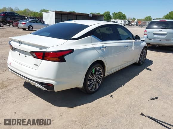 ✅ 2024 Nissan Altima SL • VIN: 1N4BL4EW7RN406092 • Lot: 42007709. Wystawiony na IAAI z przebiegiem 13 904 mil. Bezpłatny archiwum sprzedaży aukcyjnych z USA i szczegółowy raport historii pojazdu na DreamBid. Zdjęcie 4.