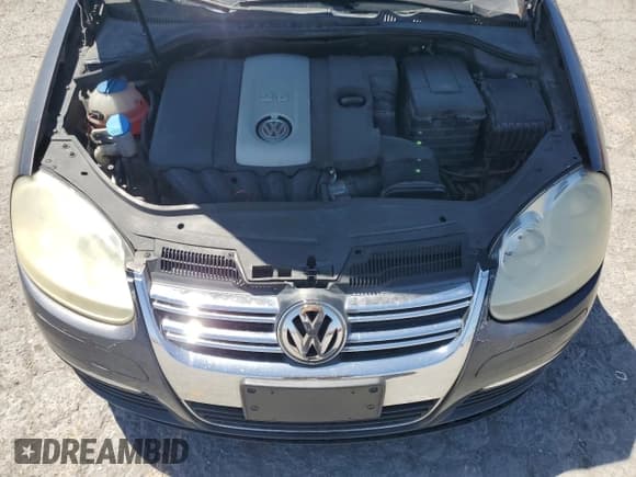 ✅ 2009 Volkswagen Jetta SE • VIN: 3VWRM71K49M129497 • Lot: 61497555. Listed on Copart with 192,992 mi. Free auction sales archive from the USA and detailed vehicle history report at DreamBid. Image 11.