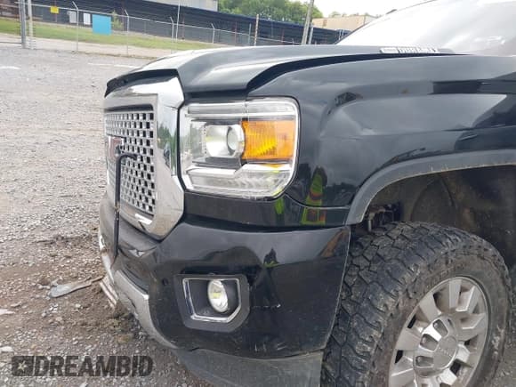 ✅ 2017 GMC Sierra 2500HD Denali • VIN: 1GT12UEY1HF108821 • Лот: 42445998. Опубликован ранее на IAAI с пробегом 97 342 миль. Бесплатный доступ к архиву аукционных продаж из США и подробный отчёт об истории автомобиля на DreamBid. Изображение 12.