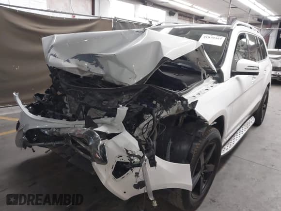 ✅ 2018 Mercedes-Benz GL 450 • VIN: 4JGDF6EE6JA998590 • Лот: 41979357. Опубликован ранее на IAAI с пробегом Не указан. Бесплатный доступ к архиву аукционных продаж из США и подробный отчёт об истории автомобиля на DreamBid. Изображение 2.