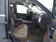 ✅ 2017 GMC Sierra 2500HD SLT • VIN: 1GT12TEY2HF155625 • Lot: 41453780. Listed on IAAI with 210,784 mi. Free auction sales archive from the USA and detailed vehicle history report at DreamBid. Image 5.