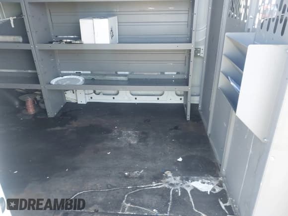 ✅ 2023 Ford Transit Cargo • VIN: 1FTBR1C83PKA34468 • Лот: 43081682. Опубликован ранее на IAAI с пробегом 83 741 миль. Бесплатный доступ к архиву аукционных продаж из США и подробный отчёт об истории автомобиля на DreamBid. Изображение 8.