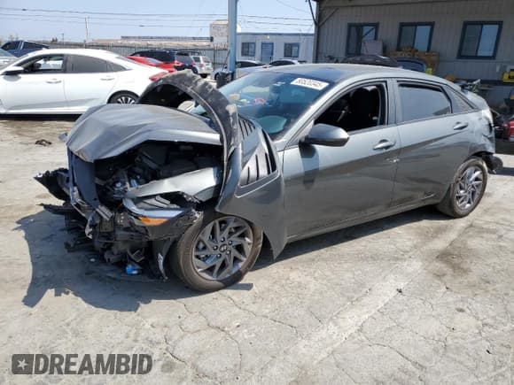 ✅ 2024 Hyundai Elantra SEL • VIN: KMHLM4DG8RU756175 • Lot: 80520345. Listed on Copart with 14,377 mi. Free auction sales archive from the USA and detailed vehicle history report at DreamBid. Image 1.