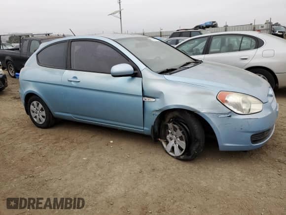 2010 Hyundai Accent GS z VIN KMHCM3AC4AU162134, wystawiony jako Copart lot #75884324 z przebiegiem 71 212 mil mil oraz Szkoda całkowita • Salvage title. Historia ofert i sprzedaży dostępna na DreamBid. Obrazek 4.