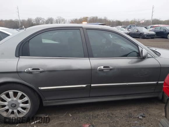 ✅ 2004 Hyundai Sonata GLS • VIN: KMHWF35H14A049339 • Lot: 41931705. Listed on IAAI with 228,768 mi. Free auction sales archive from the USA and detailed vehicle history report at DreamBid. Image 13.