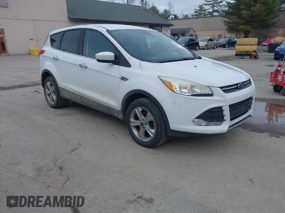 ✅ 2016 Ford Escape SE • VIN: 1FMCU9GX1GUA76589 • Лот: 42014929. Опубликован ранее на IAAI с пробегом 125 294 миль. Бесплатный доступ к архиву аукционных продаж из США и подробный отчёт об истории автомобиля на DreamBid. Изображение 1.
