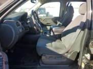 ✅ 2008 Chevrolet Suburban 3LT • VIN: 1GNFC16J28J188573 • Lot: 82475484. Wystawiony na Copart z przebiegiem 278 733 mil. Bezpłatny archiwum sprzedaży aukcyjnych z USA i szczegółowy raport historii pojazdu na DreamBid. Zdjęcie 7.