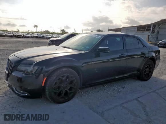 ✅ 2018 Chrysler 300 S • VIN: 2C3CCAGG7JH321192 • Lot: 81861865. Listed on Copart with 126,654 mi. Free auction sales archive from the USA and detailed vehicle history report at DreamBid. Image 1.