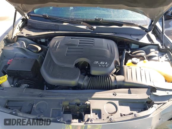 ✅ 2019 Chrysler 300 Touring • VIN: 2C3CCAAG0KH601594 • Lot: 43383621. Listed on IAAI with 124,848 mi. Free auction sales archive from the USA and detailed vehicle history report at DreamBid. Image 10.