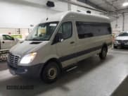 ✅ 2012 Freightliner Sprinter • VIN: WCDPE8CC4C5710422 • Лот: 80760415. Опубликован ранее на Copart с пробегом 102 944 миль. Бесплатный доступ к архиву аукционных продаж из США и подробный отчёт об истории автомобиля на DreamBid. Изображение 1.