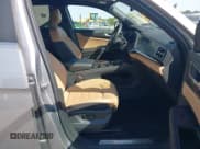 ✅ 2024 Volkswagen Atlas SEL R-Line • VIN: 1V2AE2CA3RC254432 • Lot: 43197393. Wystawiony na IAAI z przebiegiem 29 484 mil. Bezpłatny archiwum sprzedaży aukcyjnych z USA i szczegółowy raport historii pojazdu na DreamBid. Zdjęcie 5.