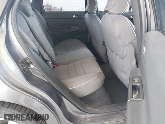 ✅ 2009 Volvo S40 R-Design • VIN: YV1MS672692461155 • Лот: 42644561. Опубликован ранее на IAAI с пробегом 311 832 миль. Бесплатный доступ к архиву аукционных продаж из США и подробный отчёт об истории автомобиля на DreamBid. Изображение 8.