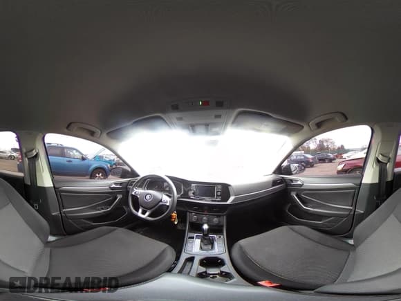 ✅ 2021 Volkswagen Jetta S • VIN: 3VWC57BU8MM089498 • Lot: 43329514. Wystawiony na IAAI z przebiegiem 74 555 mil. Bezpłatny archiwum sprzedaży aukcyjnych z USA i szczegółowy raport historii pojazdu na DreamBid. Zdjęcie 19.