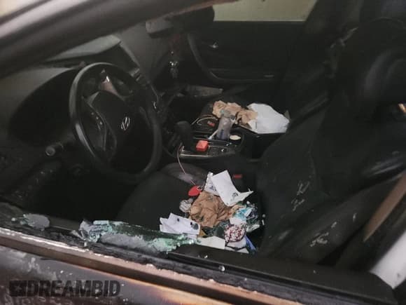 ✅ 2015 Hyundai Azera Limited • VIN: KMHFH4JG8FA479210 • Лот: 89526525. Опубликован ранее на Copart с пробегом Не указан. Бесплатный доступ к архиву аукционных продаж из США и подробный отчёт об истории автомобиля на DreamBid. Изображение 7.