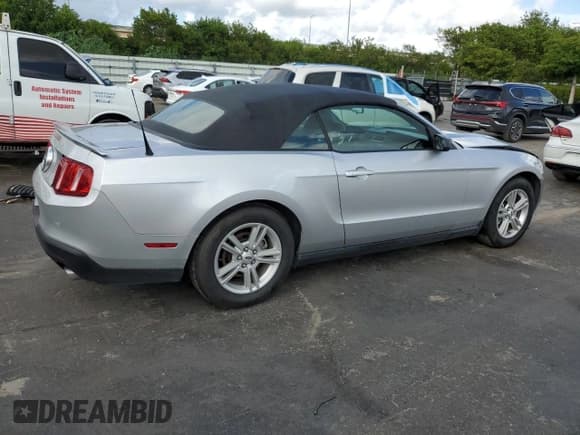 ✅ 2012 Ford Mustang V6 • VIN: 1ZVBP8EM2C5230965 • Лот: 87370755. Опубликован ранее на Copart с пробегом 144 469 миль. Бесплатный доступ к архиву аукционных продаж из США и подробный отчёт об истории автомобиля на DreamBid. Изображение 3.