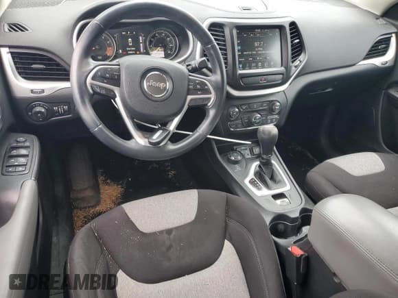 ✅ 2014 Jeep Cherokee Altitude • VIN: 1C4PJMCS6EW142759 • Lot: 57856075. Wystawiony na Copart z przebiegiem 104 969 mil. Bezpłatny archiwum sprzedaży aukcyjnych z USA i szczegółowy raport historii pojazdu na DreamBid. Zdjęcie 8.