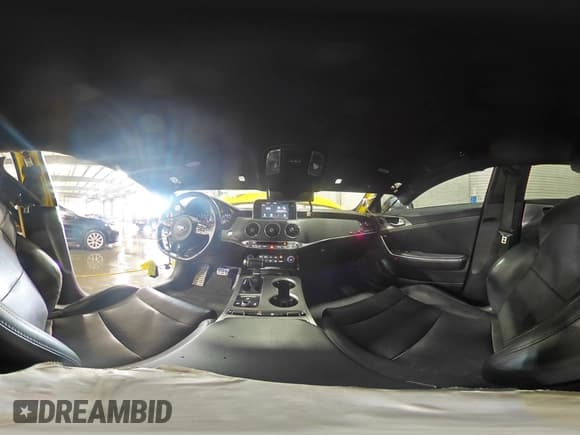 ✅ 2018 Kia Stinger GT • VIN: KNAE35LC4J6020649 • Lot: 71259245. Wystawiony na Copart z przebiegiem 56 057 mil. Bezpłatny archiwum sprzedaży aukcyjnych z USA i szczegółowy raport historii pojazdu na DreamBid. Zdjęcie 15.