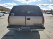 ✅ 1999 Chevrolet Suburban • VIN: 1GNFK16R5XJ507889 • Лот: 91557055. Опубликован ранее на Copart с пробегом 238 345 миль. Бесплатный доступ к архиву аукционных продаж из США и подробный отчёт об истории автомобиля на DreamBid. Изображение 6.