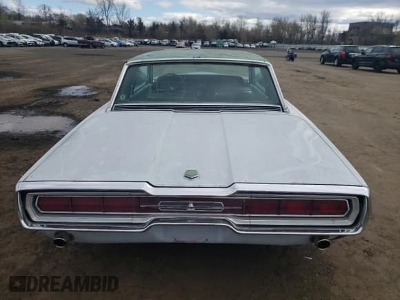 ✅ 1966 Ford Thunderbird • VIN: 6Y83Q121322 • Лот: 53203085. Опубликован ранее на Copart с пробегом 93 974 миль. Бесплатный доступ к архиву аукционных продаж из США и подробный отчёт об истории автомобиля на DreamBid. Изображение 6.