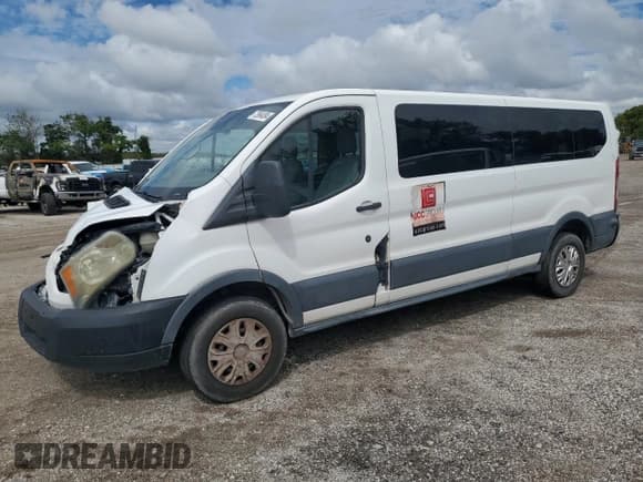 ✅ 2015 Ford Transit XL • VIN: 1FBZX2ZM9FKA38851 • Lot: 85823984. Wystawiony na Copart z przebiegiem 197 409 mil. Bezpłatny archiwum sprzedaży aukcyjnych z USA i szczegółowy raport historii pojazdu na DreamBid. Zdjęcie 1.