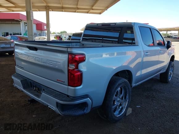 ✅ 2019 Chevrolet Silverado 1500 RST • VIN: 1GCUYEED6KZ148803 • Lot: 43494494. Wystawiony na IAAI z przebiegiem Nie podano. Bezpłatny archiwum sprzedaży aukcyjnych z USA i szczegółowy raport historii pojazdu na DreamBid. Zdjęcie 4.