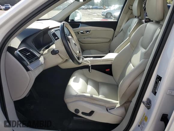 ✅ 2021 Volvo XC90 Momentum • VIN: YV4102CK5M1686627 • Лот: 65720865. Опубликован ранее на Copart с пробегом 47 771 миль. Бесплатный доступ к архиву аукционных продаж из США и подробный отчёт об истории автомобиля на DreamBid. Изображение 7.