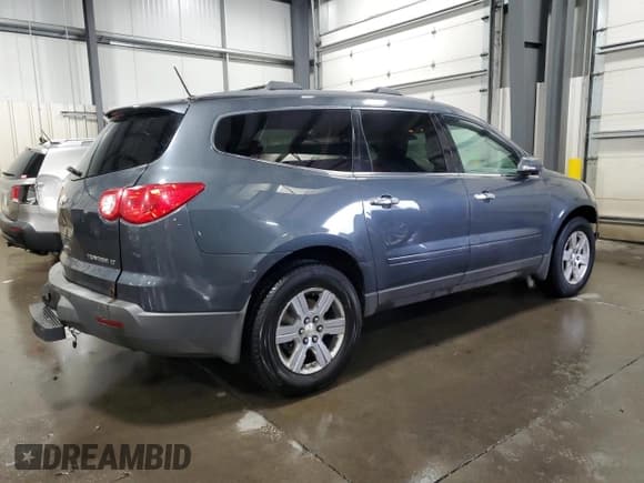 ✅ 2011 Chevrolet Traverse 1LT • VIN: 1GNKVGED8BJ126125 • Lot: 86654225. Wystawiony na Copart z przebiegiem 186 520 mil. Bezpłatny archiwum sprzedaży aukcyjnych z USA i szczegółowy raport historii pojazdu na DreamBid. Zdjęcie 3.