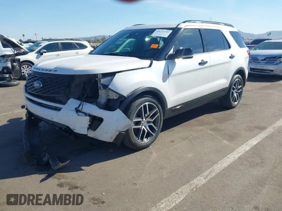 ✅ 2018 Ford Explorer Sport • VIN: 1FM5K8GT6JGC87122 • Lot: 43673299. Wystawiony na IAAI z przebiegiem 118 391 mil. Bezpłatny archiwum sprzedaży aukcyjnych z USA i szczegółowy raport historii pojazdu na DreamBid. Zdjęcie 18.