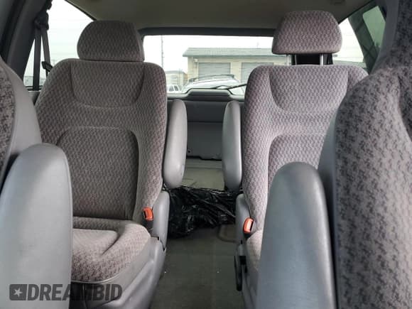 ✅ 1998 Plymouth Voyager SE • VIN: 1P4GP44R1WB592401 • Лот: 82673344. Опубликован ранее на Copart с пробегом 138 979 миль. Бесплатный доступ к архиву аукционных продаж из США и подробный отчёт об истории автомобиля на DreamBid. Изображение 10.