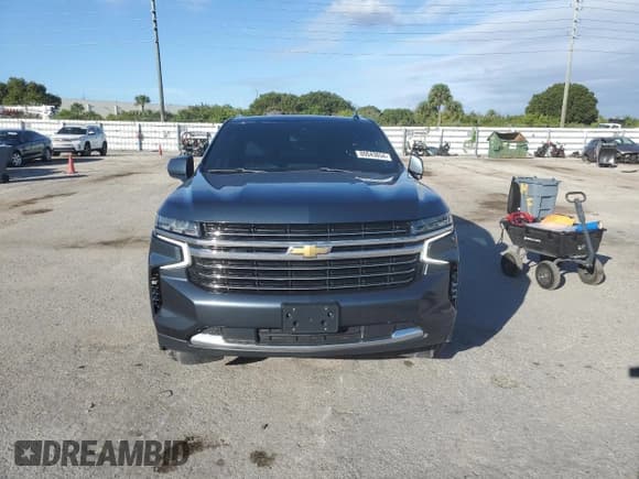 ✅ 2021 Chevrolet Suburban LT • VIN: 1GNSCCKD0MR245049 • Lot: 80043854. Wystawiony na Copart z przebiegiem 178 085 mil. Bezpłatny archiwum sprzedaży aukcyjnych z USA i szczegółowy raport historii pojazdu na DreamBid. Zdjęcie 5.
