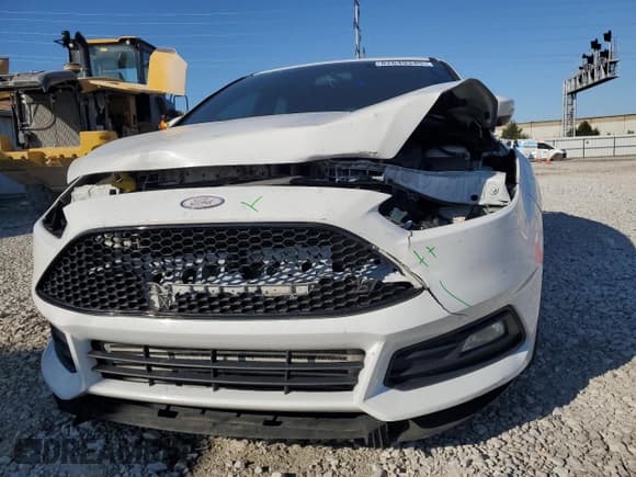 ✅ 2018 Ford Focus ST • VIN: 1FADP3L90JL238462 • Лот: 82649345. Опубликован ранее на Copart с пробегом 75 933 миль. Бесплатный доступ к архиву аукционных продаж из США и подробный отчёт об истории автомобиля на DreamBid. Изображение 5.