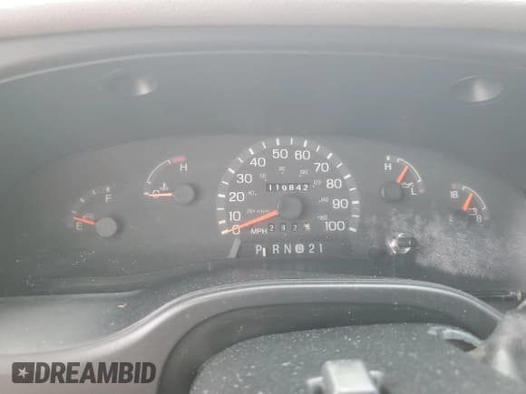 ✅ 2000 Ford Econoline Passenger XL • VIN: 1FBSS31L8YHB58360 • Лот: 71210605. Опубликован ранее на Copart с пробегом 119 842 миль. Бесплатный доступ к архиву аукционных продаж из США и подробный отчёт об истории автомобиля на DreamBid. Изображение 9.