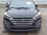 2017 Hyundai Tucson SE z VIN KM8J33A42HU585775, wystawiony jako IAAI lot #43521465 z przebiegiem 125 000 mil mil oraz . Historia ofert i sprzedaży dostępna na DreamBid. Obrazek 6.