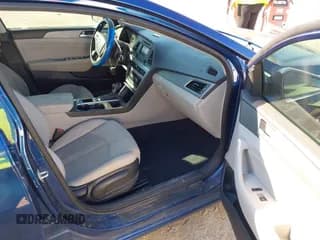 ✅ 2015 Hyundai Sonata SE • VIN: 5NPE24AF3FH227673 • Lot: 43599387. Listed on IAAI with 118,981 mi. Free auction sales archive from the USA and detailed vehicle history report at DreamBid. Image 5.